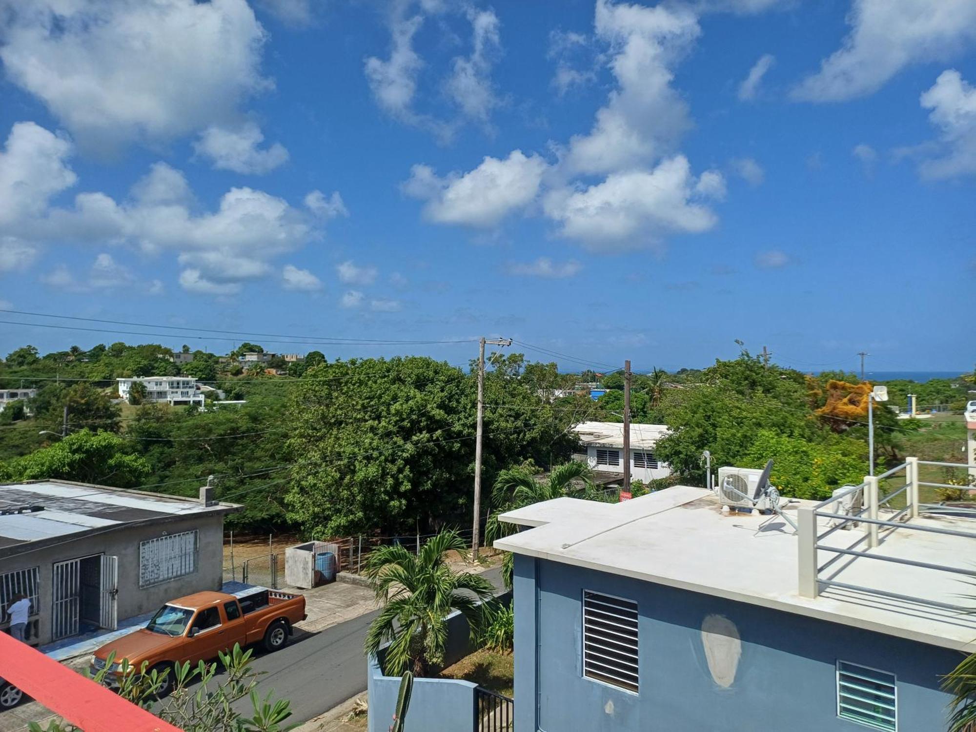 Rooster Run Glamping Camping Has Rooftop And Off The Ground Glamping Experience For 1 To 16 In A Single Tent And Views Of The Rain Forrest And To Culebra Across The Atlantic Ocean W Tents, Linens, Deluxe Air Beds, Warm Shower And More At A Great Pric Vieques Exterior foto